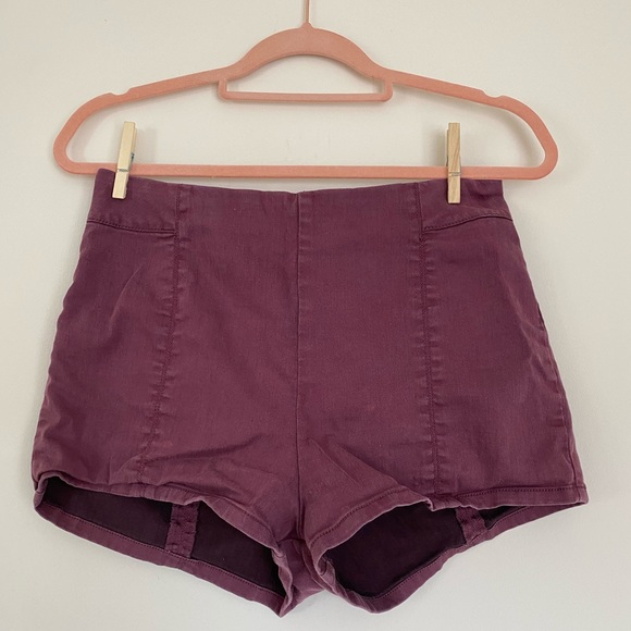 Urban Outfitters Zip Back Shorts - Picture 1 of 4